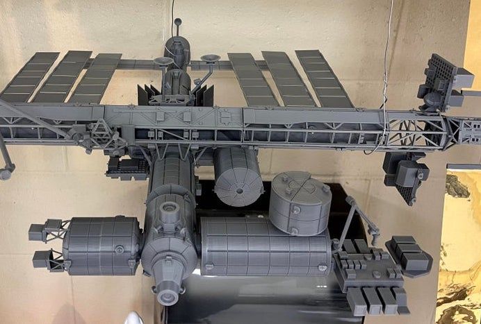 bekymre eventyr antyder Design of the Week: 1:100 Scale International Space Station « Fabbaloo