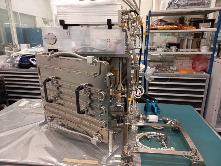 Addup and Airbus Deliver First Metal 3D Printer to the ISS: Testing Begins