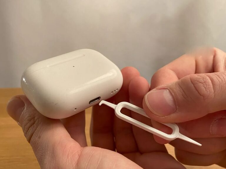 Design of the Week: Charger Port Cleaning Tool