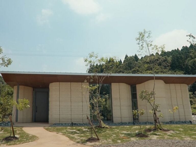 Printing With the Planet: The Rise of 3D Printed Rammed Earth Architecture