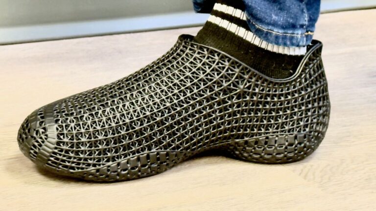 Hands on with the PollyFab Flux 3D Printed Shoe