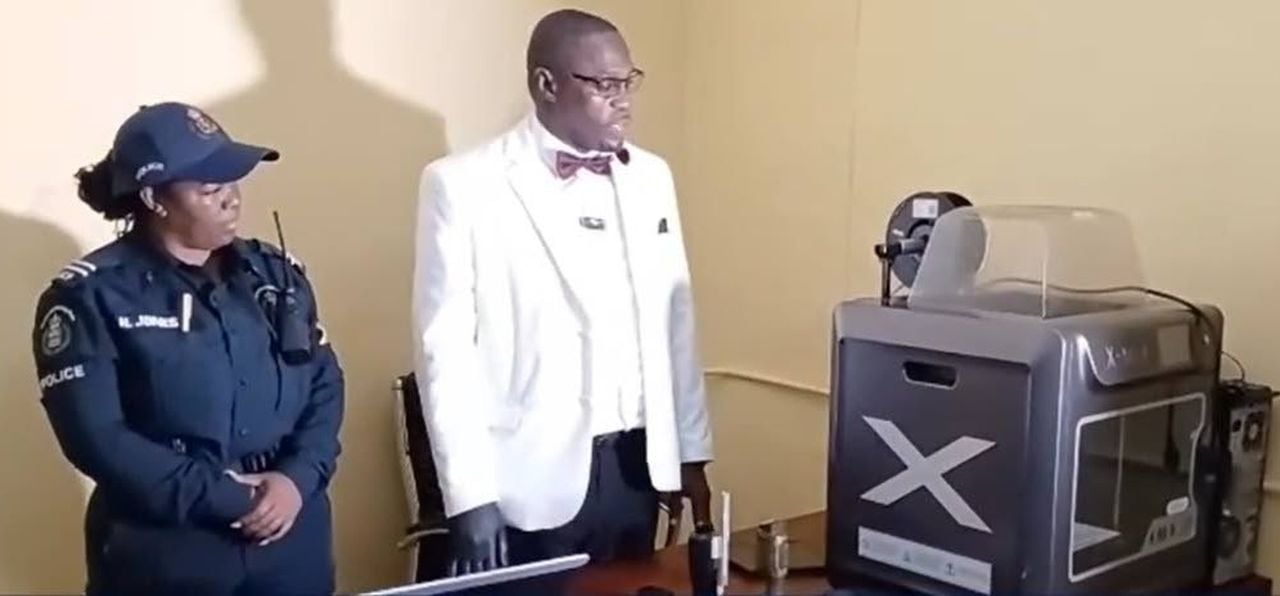 Jamaica detains 3D printers to combat untraceable weapons