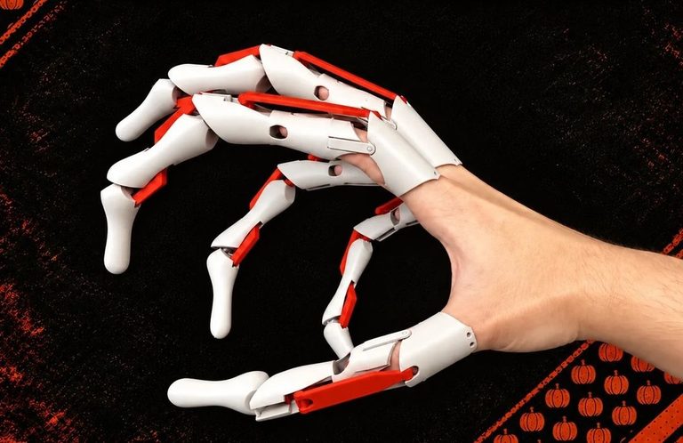 Design of the Week: Articulated Finger Extensions